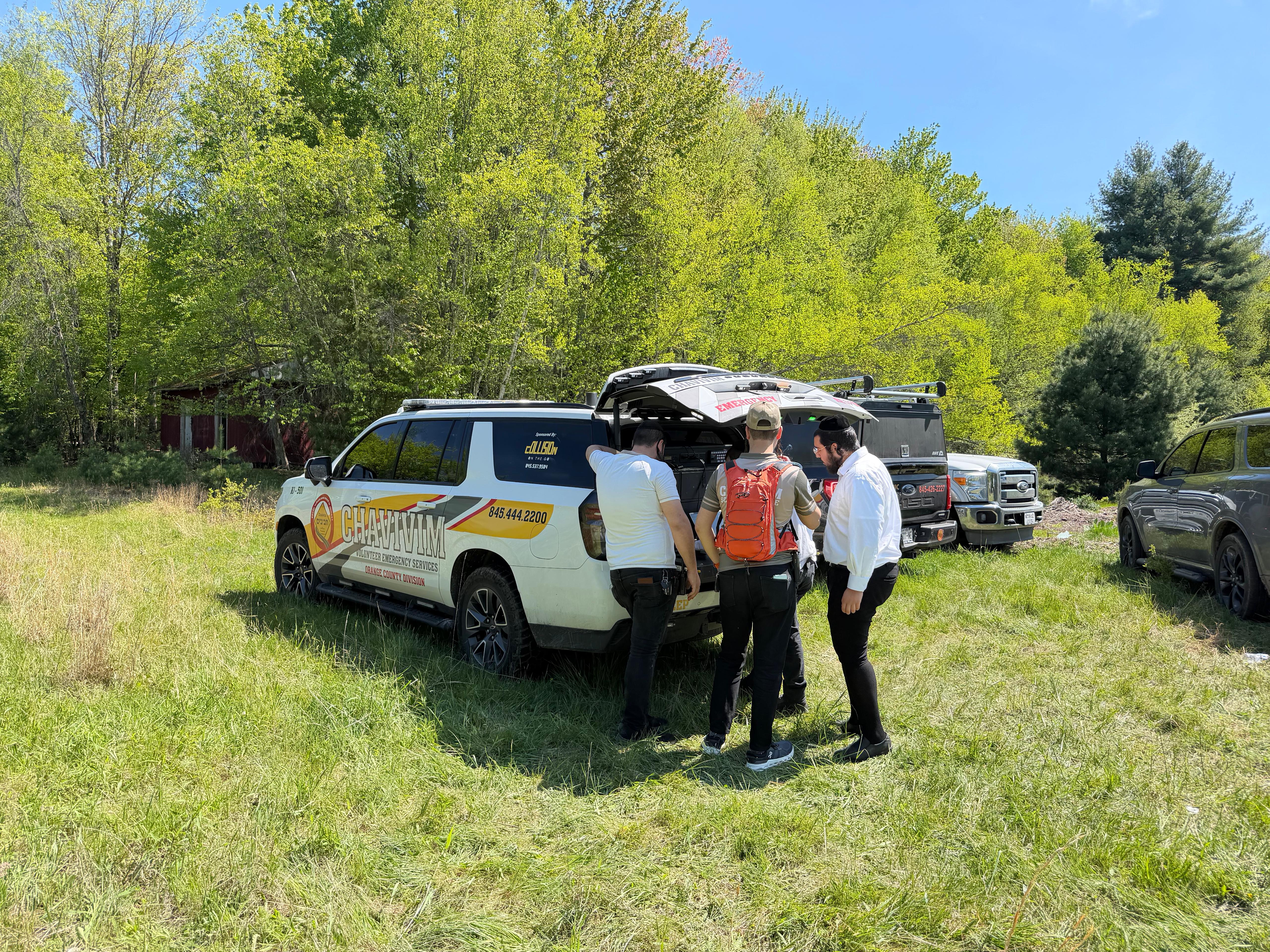 KJ-501 fly car staged with Chavivim members at the Catskills SAR training site